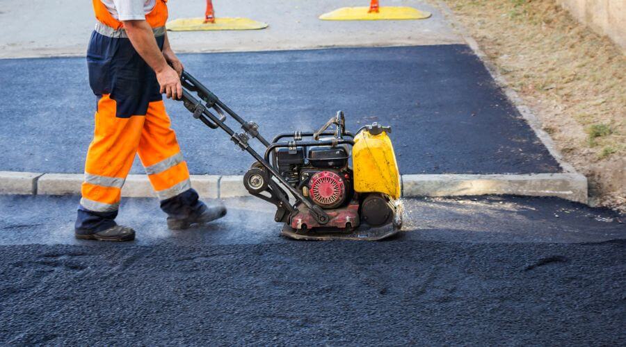 Professional gutter cleaning in Alloway, NJ
